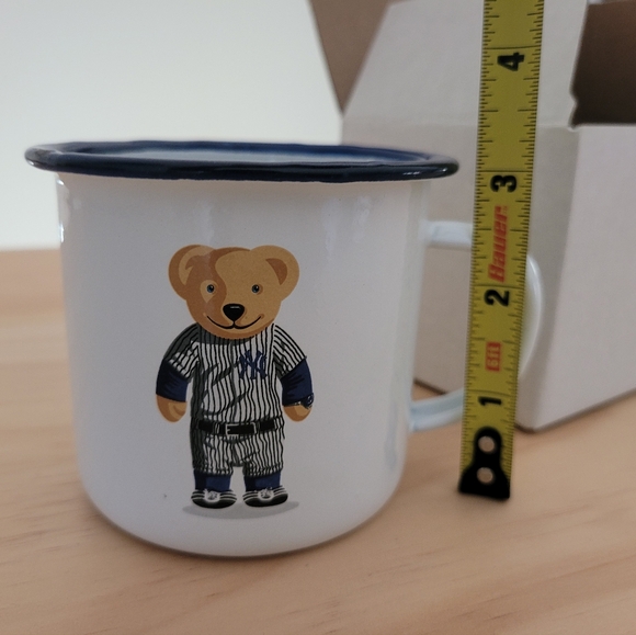 NY Yankees Oris Bear Mug - Picture 6 of 9